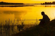 有关钓鱼与季节、天气、地点的谚语