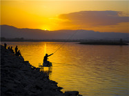 详解影响江河钓鱼的三个因素