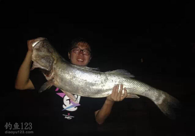 海釣36斤大鱸魚