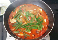 味美肉嫩酸汤豆腐鳊鱼的做法
