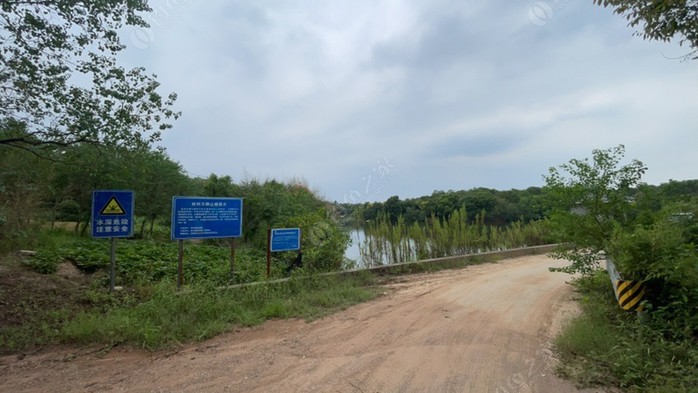 仙山湖长岗岭村水库