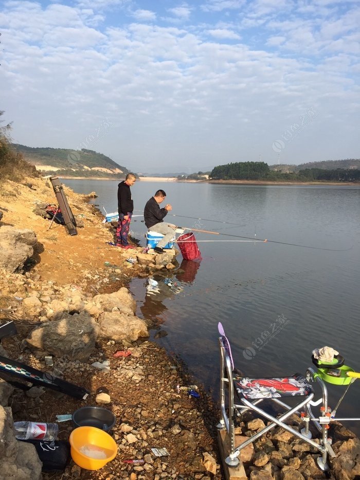 惠州观洞水库_天门湾,等了一天.到晚上终于等到目标鱼-高背鲫.