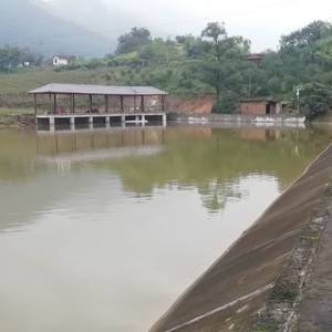 流水岩鱼庄