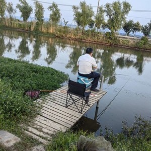 河岸花海垂钓中心