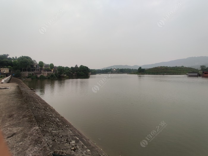 含湖水库