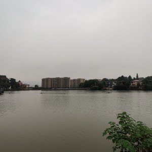 含湖水库