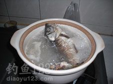 海带豆腐鲫鱼汤